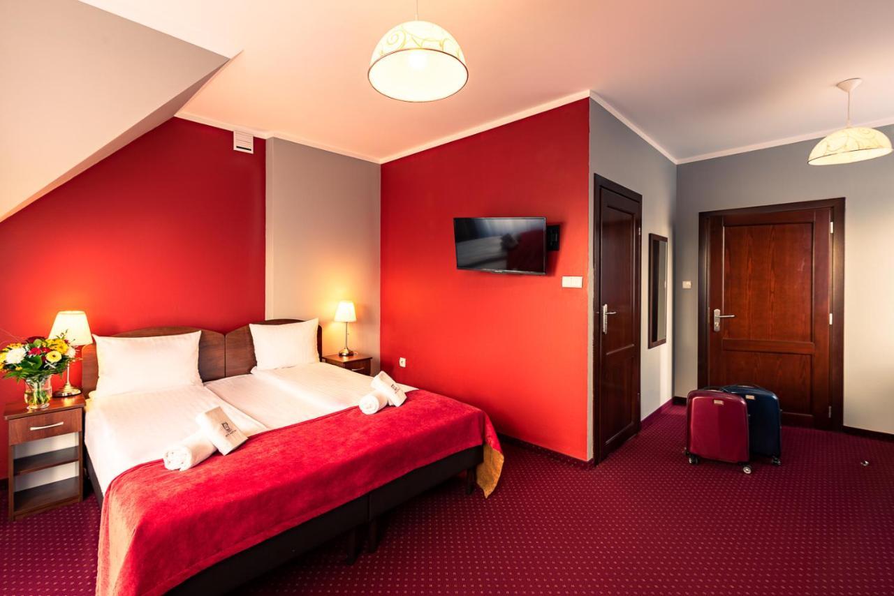 Hotel Kasztelan Добчице Экстерьер фото
