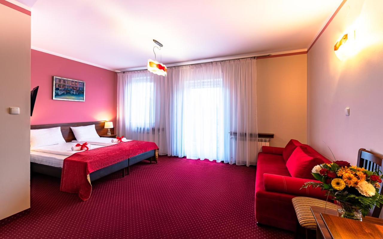 Hotel Kasztelan Добчице Экстерьер фото