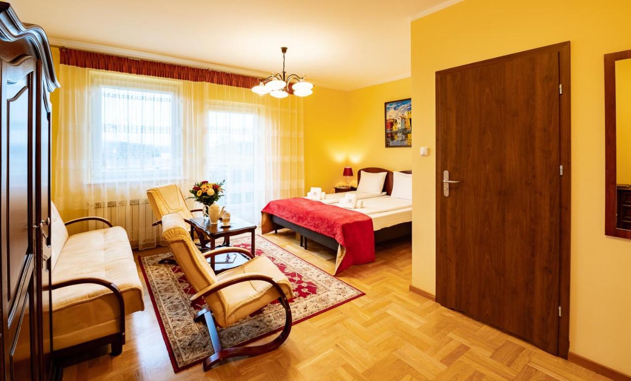 Hotel Kasztelan Добчице Экстерьер фото