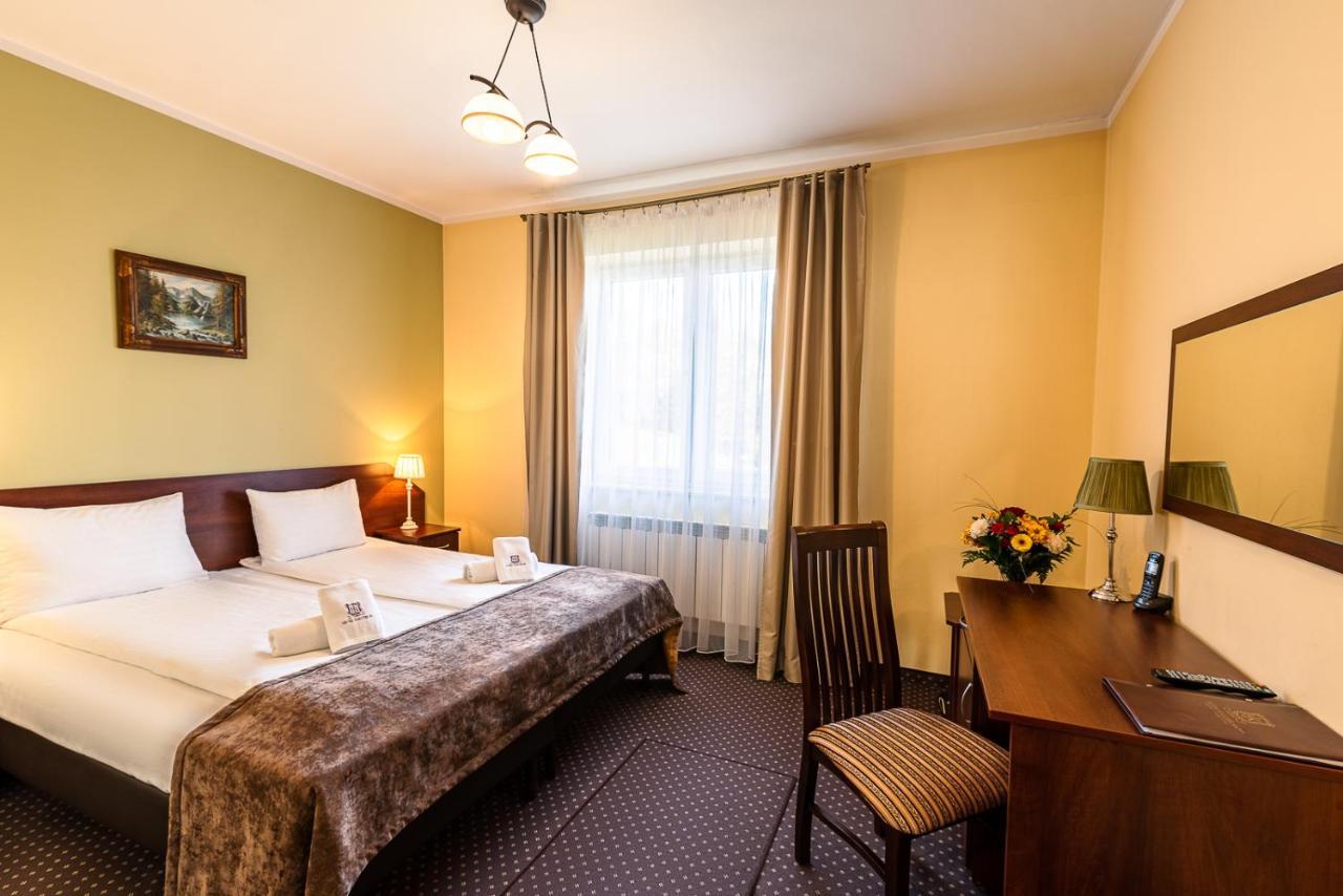 Hotel Kasztelan Добчице Экстерьер фото